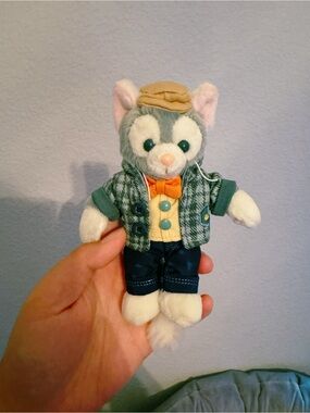 Tokyo Disney exclusive Gelatoni keychain